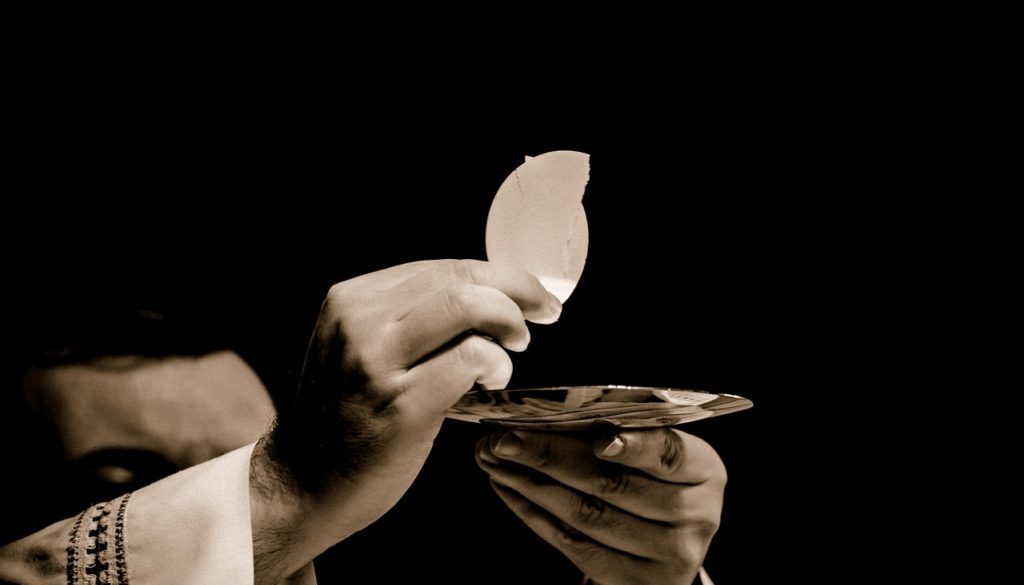 eucharist-1591663_1280