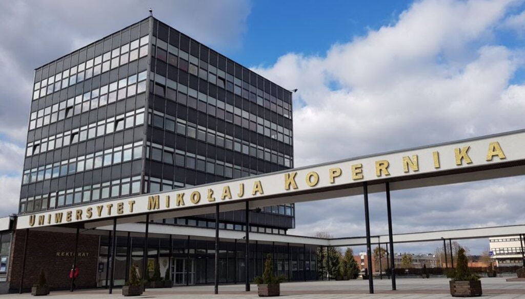 Budynek rektoratu UMK w Toruniu przy ul. Gagarina