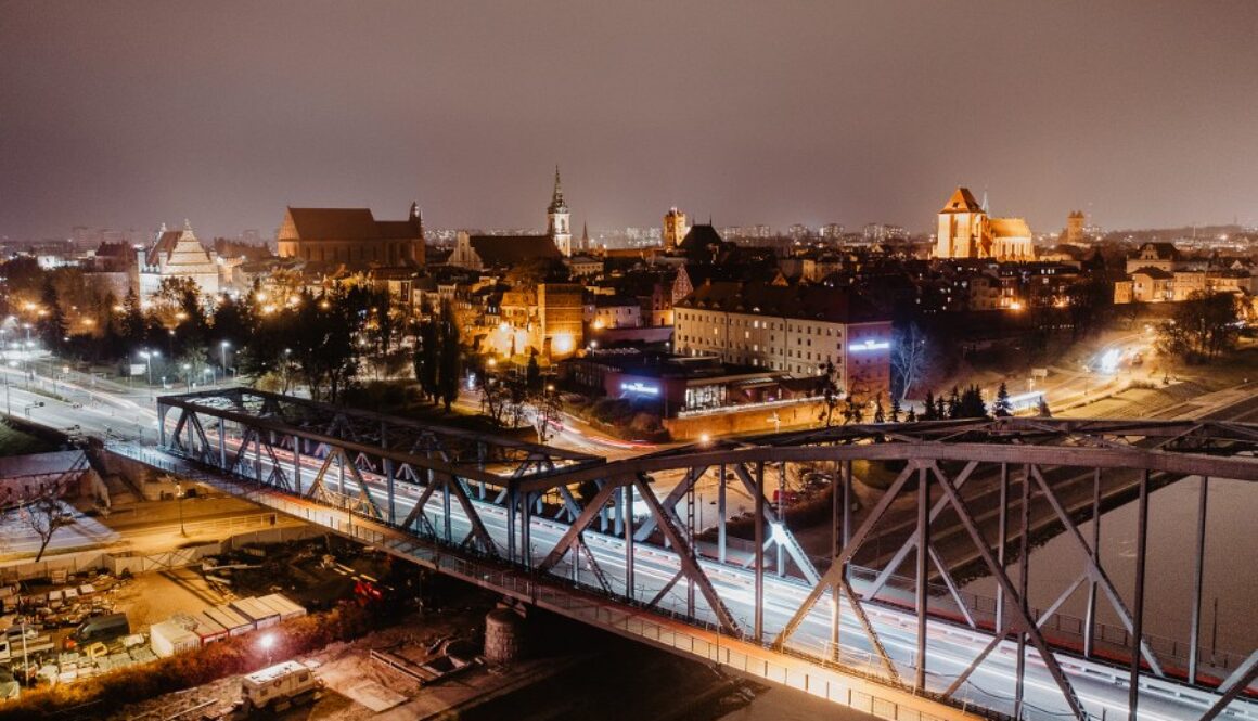 most, noc, pilsudskiego, starowka, torun, dron
