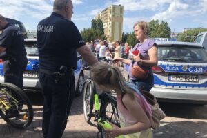 Policjanci z Torunia znakują rowery