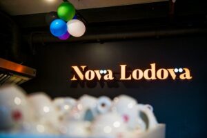 Kawiarnia Nova Lodova - szyld