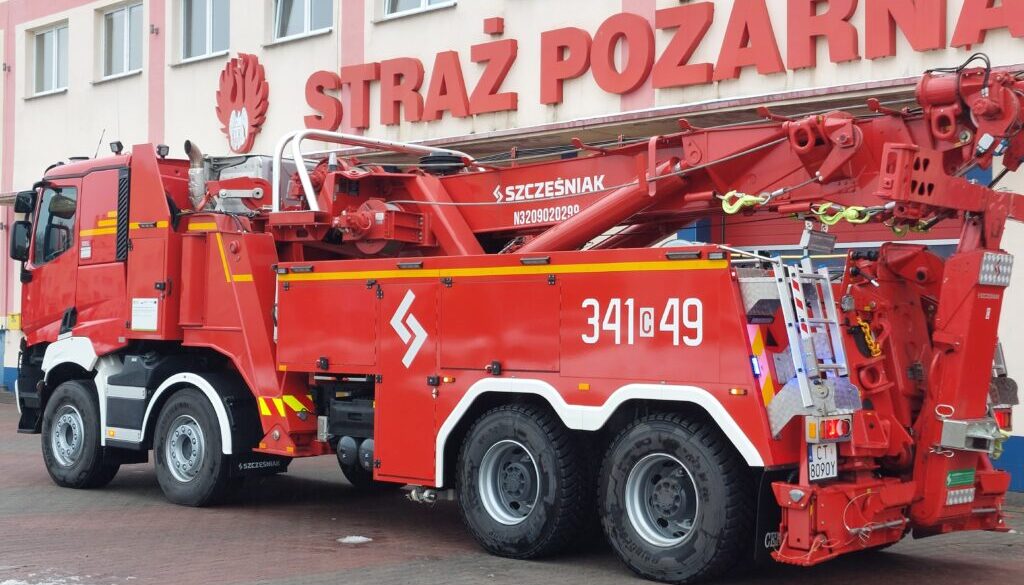 Ciężki samochód do zadań drogowych w KM PSP Toruń