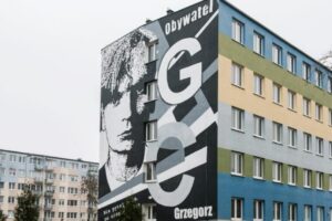 Toruński mural upamiętniający Grzegorza Ciechowskiego
