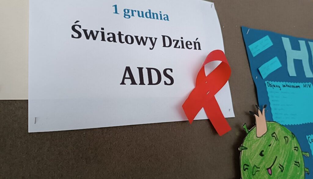 Światowy Dzień AIDS. Czerwona wstążka w toruńskich szkołach